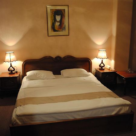 Hotel Sympatia Tbilissi Extérieur photo