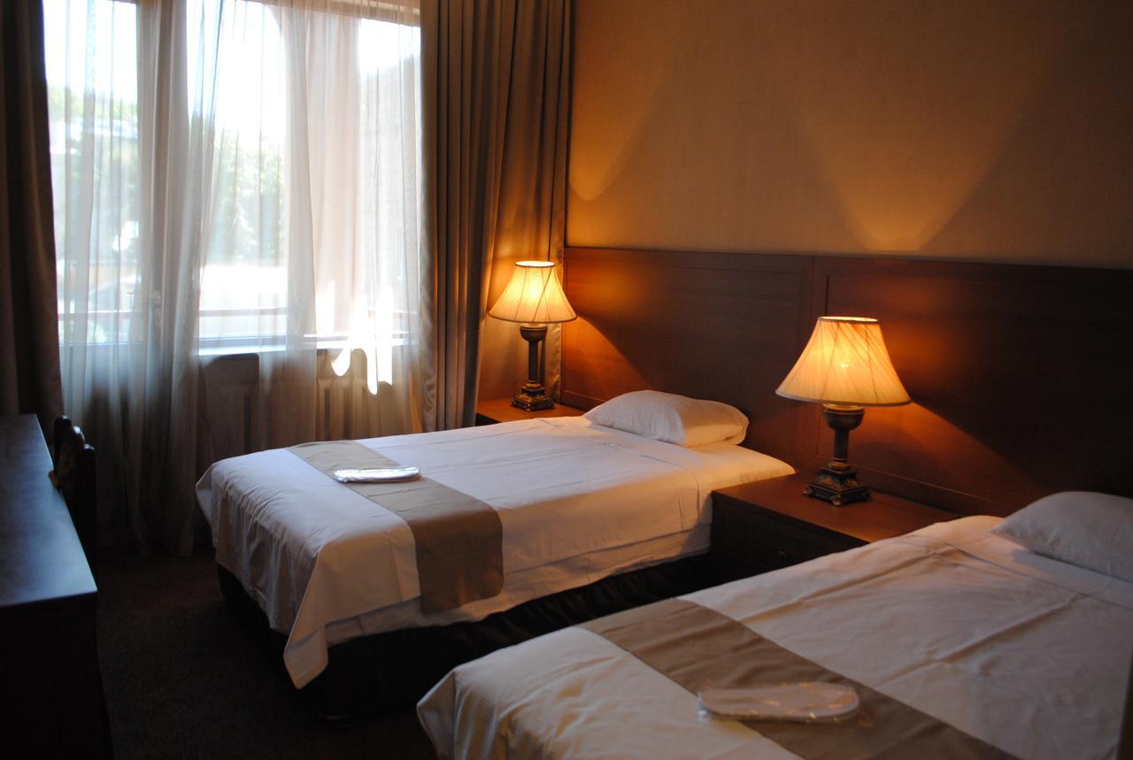 Hotel Sympatia Tbilissi Extérieur photo