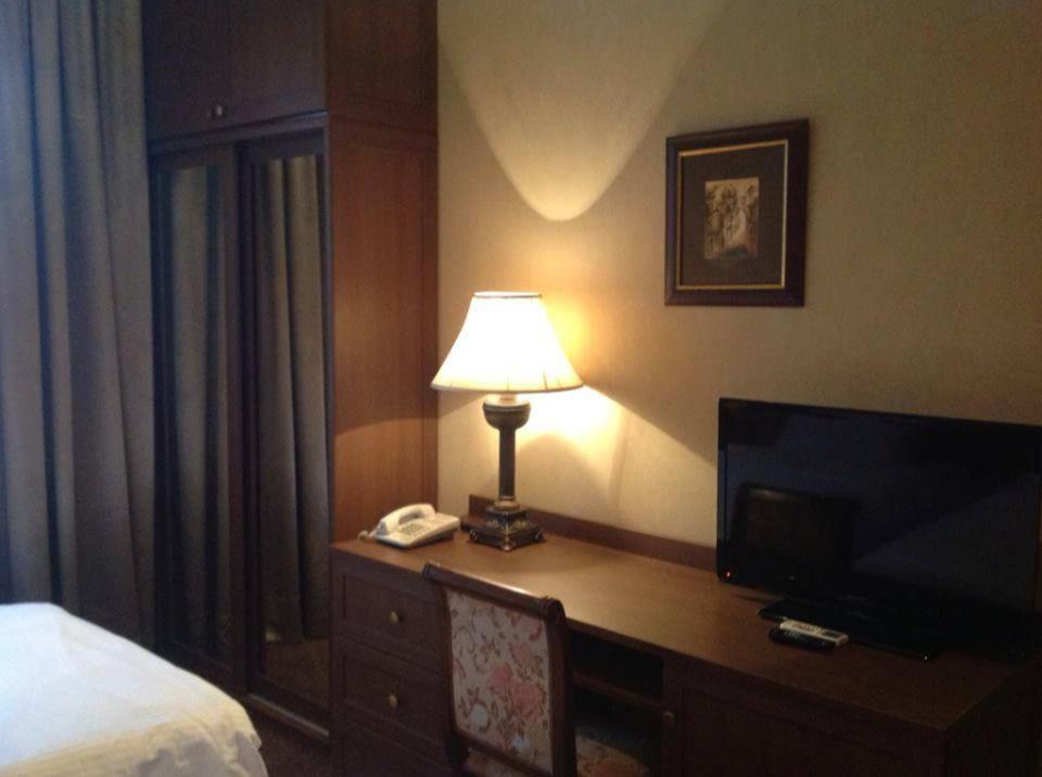 Hotel Sympatia Tbilissi Extérieur photo