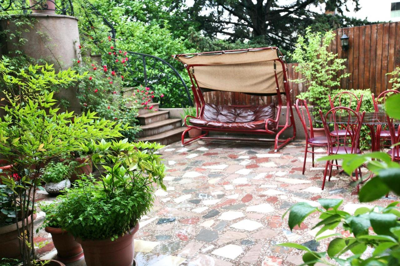 Hotel Sympatia Tbilissi Extérieur photo