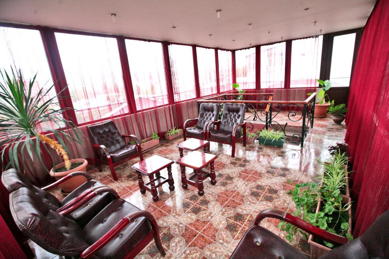 Hotel Sympatia Tbilissi Extérieur photo